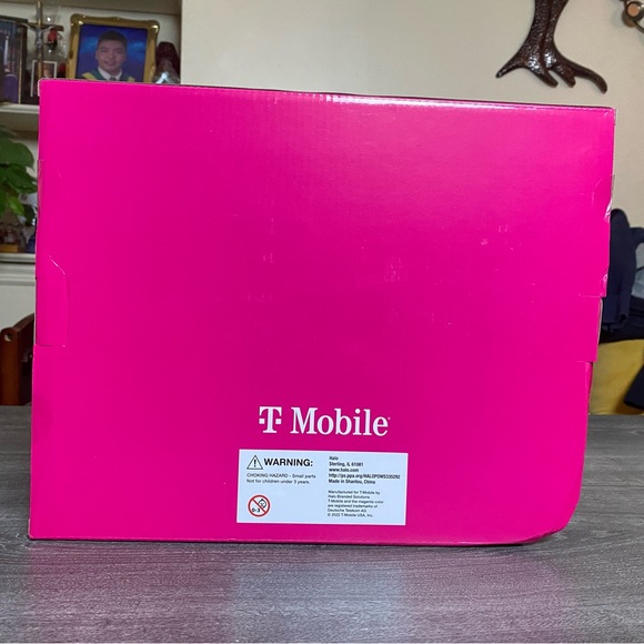 T-Mobile Building Blocks Set Lego Set (RARE) - Picture 3 of 3